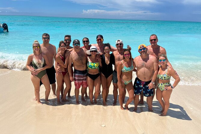 007 Private Beach Club -Swimming Pigs, Snorkeling, Lunch, Drinks - Swimming pigs and what is actually included