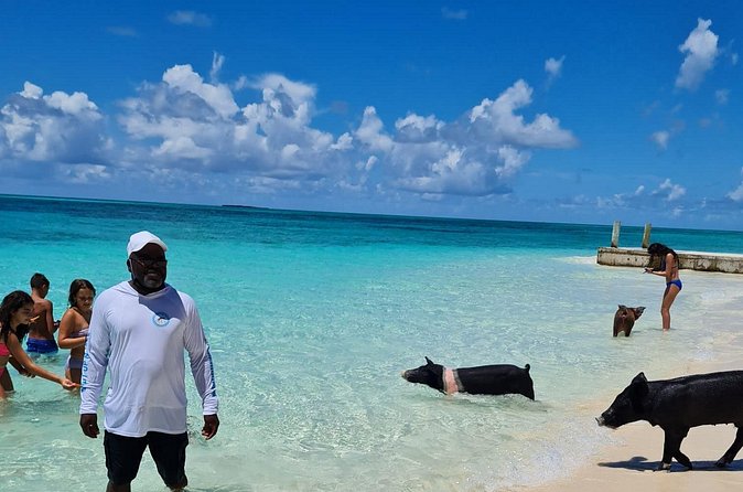 Athol Island Swimming Pigs Half-Day Boat Tour with Lunch - Lunch: good Bahamian food, but ask first