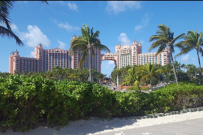 Atlantis & Paradise Island Private Transportation - A private way to see Nassau