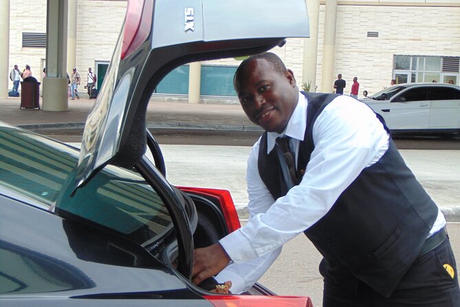 Bahamas Airport Transportation w/Free Grocery Stop-1 Way Private - Who will appreciate this service most