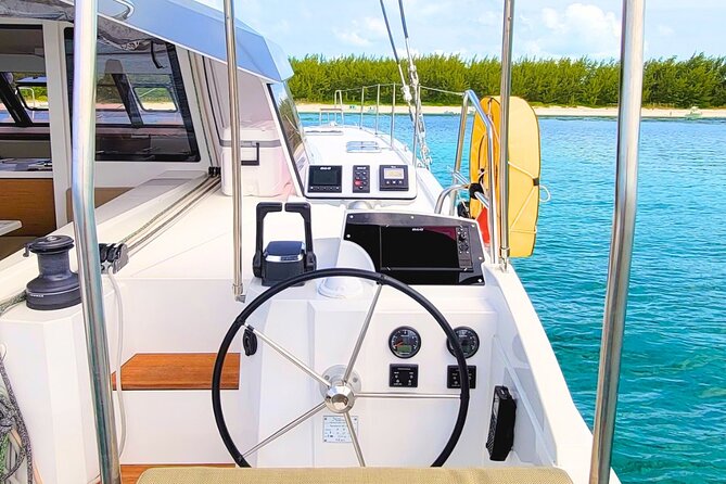 Bahamas All Inclusive Luxury Sailing Catamaran Charter - What $2,400 means for your group
