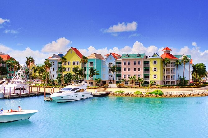 Bahamas Lynden Pindling Airport (NAS) Private Transfer to Nassau - The 60-minute airport waiting window