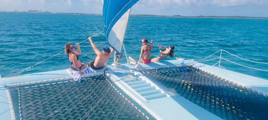 Bahamas: Swimming Pigs & Snorkeling Cruise with Lunch & Rum - Key points to know before you book