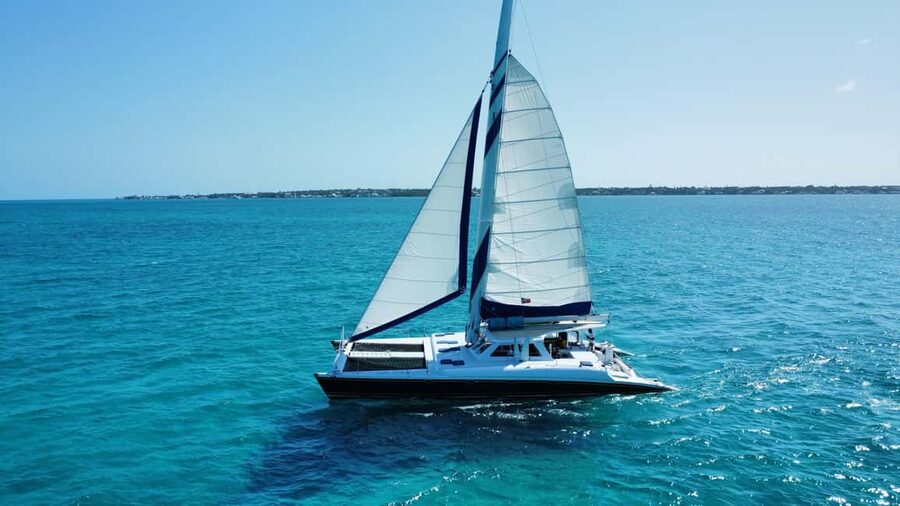 Bahamas: Swimming Pigs & Snorkeling Cruise with Lunch & Rum - Snorkeling near Athol Island