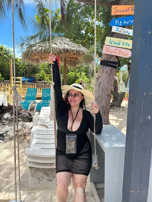 Bahamas: Swimming Pigs & Snorkeling Cruise with Lunch & Rum - Rum, sea turtles, and the ride back