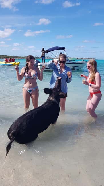 Center Console Private Bahamas Boat Charter - Nassau Harbour and the first short ride