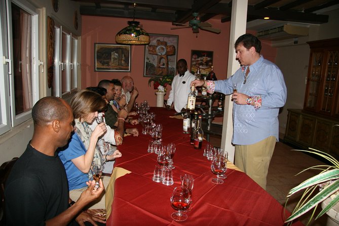 Cigar Demo and Rum Tasting at Graycliff Cigar Company - Watching the leaves become a finished cigar