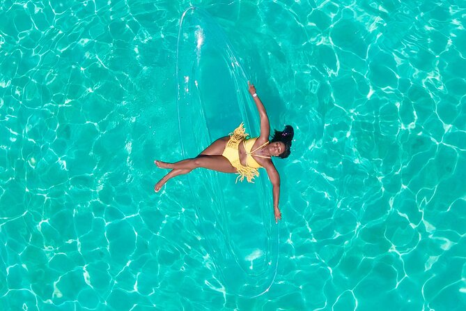 Clear Kayak Photoshoot in Nassau ,Bahamas. - Who should book this experience?