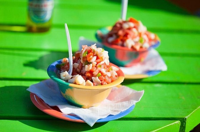 Conch Salad Cooking Lesson and Tasting in Nassau - Seeing the conch come out of its shell