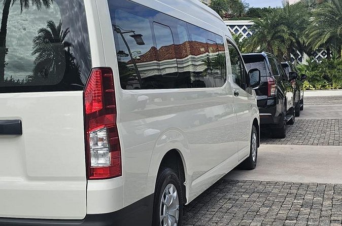 Custom Family and Small Group Transfers for Comfortable Journeys - How the $185 group price works