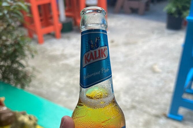 Funky Nassau Deluxe Food Tour - A Taste of The Bahamas - Fort Montagu and the proper way to meet conch