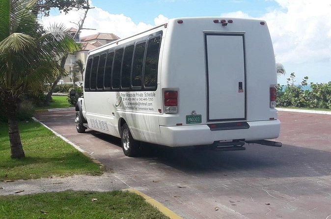 Group transfer - The meet-and-greet details you should not miss