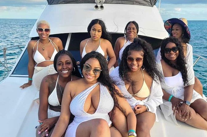 Half-Day Private Rose Island Party Yacht Getaway - Snorkeling at Rose Island Reef