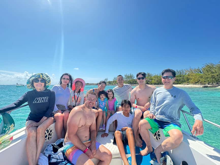 Nassau: 4-Island Tour Swimming Pigs, turtles, snorkeling - Athol Island and the famous swimming pigs