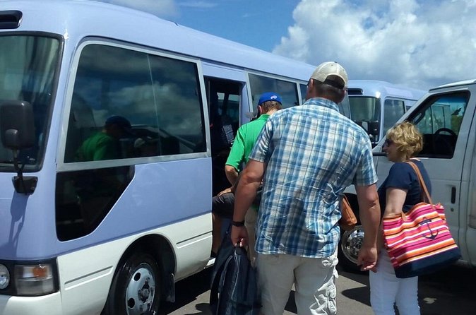 Nassau Airport Group Round-Trip Transfers - How the $340 Price Works for Your Party