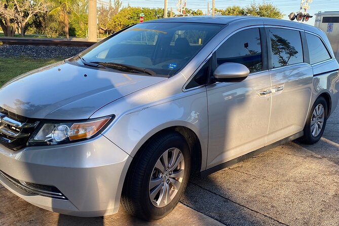 Nassau Airport (NAS) to Nassau hotels - Arrival Private Transfer - A Flat Fare Without a Meter