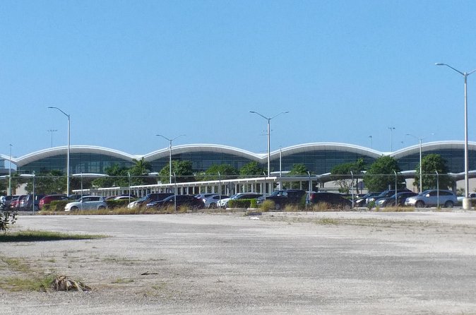 Nassau Airport to Palm Cay - group transportation in comfort - Optional shopping stops, with an extra charge