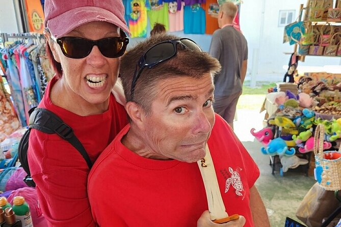Nassau Bahamas Blitz Scavenger Hunt - Solving clues around New Providence Island