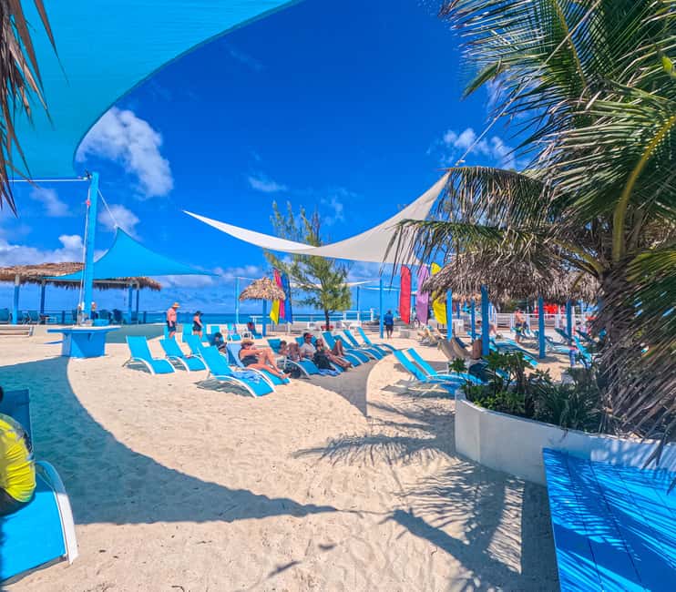 Nassau: Beach Day at SunCay incl. Lunch - Boat Tour - Optional snorkeling, pigs, and iguanas