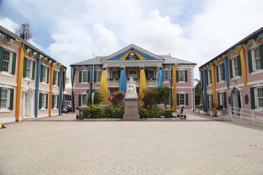 Nassau: Cultural Walking Tour of Downtown Nassau Attractions - Climbing the Queen’s Staircase