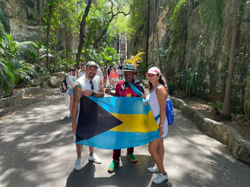 Nassau: E-Scooter Tour with Food Tasting and Local Drinks - What the guides do especially well