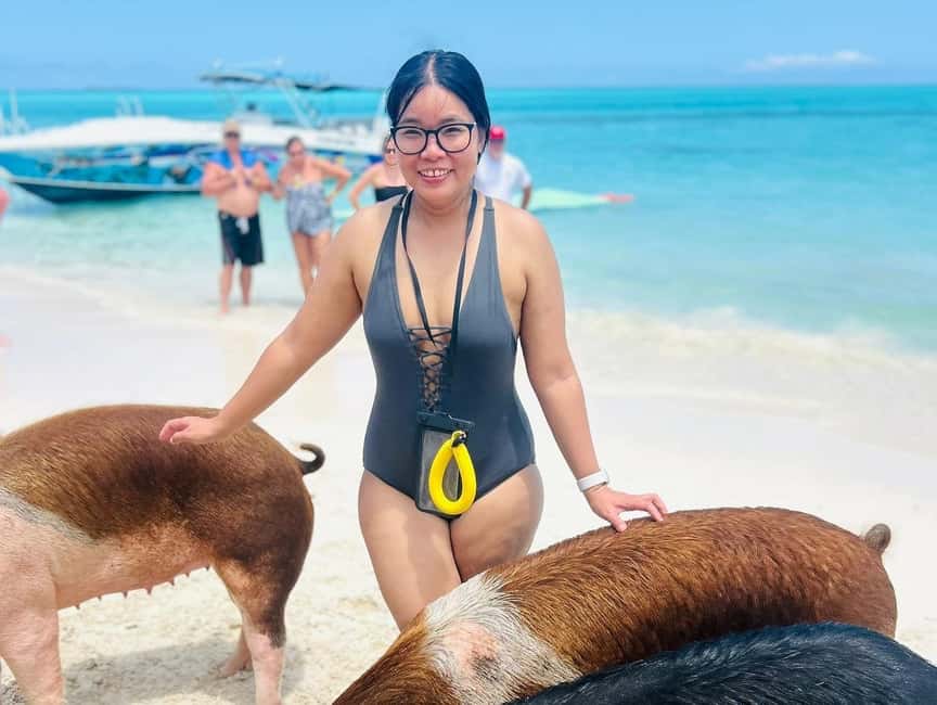 Nassau: Half-Day Swimming Pigs, Reef Snorkel & Beach Club - A 30-minute safety briefing, then a fast ride offshore