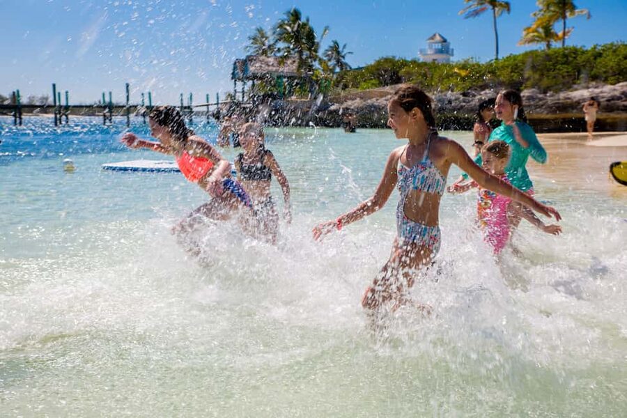 Nassau: Pearl Island Beach Day Trip and Cruise with Lunch - Key points at a glance