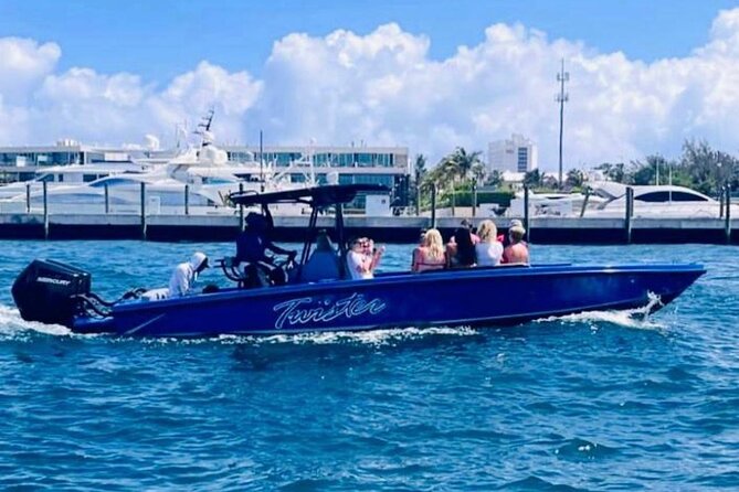 Nassau: Pig Island and Snorkeling Experience - Leaving Paradise Island For The Water