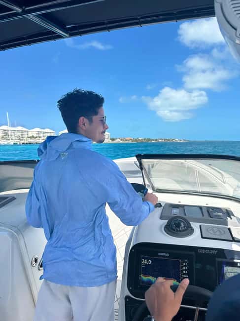 Nassau: Private Boat Charter Snorkel Tour - A wildlife stop with room to slow down