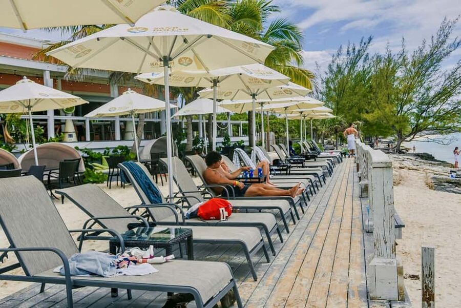 Nassau: Rose Island Swimming Pigs and Beach Day Group Tour - How much value does the $109 price offer?