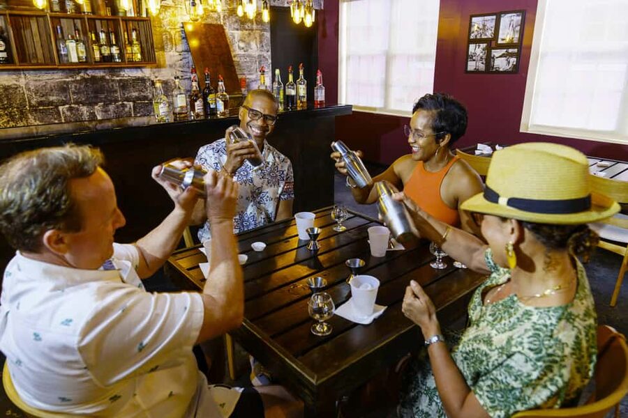 Nassau: Rum Tastings and Culinary Walking Tour - Nassau Cruise Port and the city’s working past