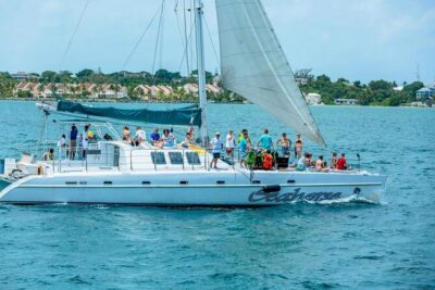 Nassau Sail & Snorkel Adventure with 1 Hour Open Bar