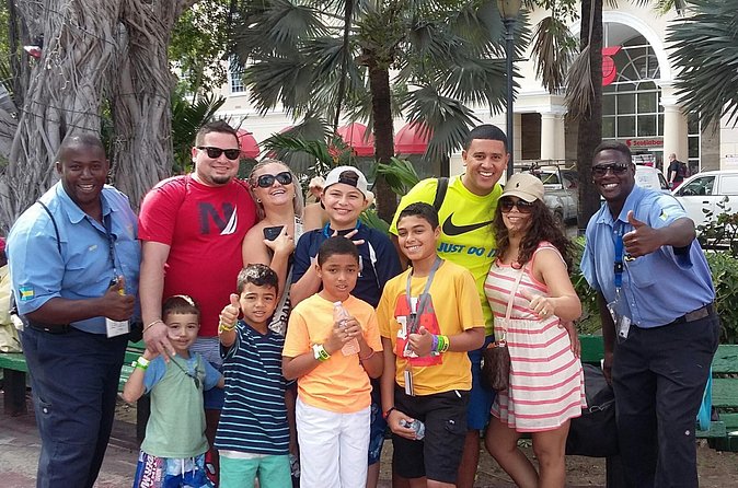 Nassau Shore Excursion: Cultural Heritage Sightseeing Tour - Cable Beach, straw shopping, and a daiquiri