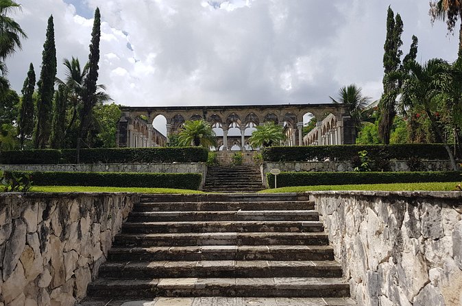 Nassau Shore Excursion: Cultural Heritage Sightseeing Tour - The guides are central to the experience