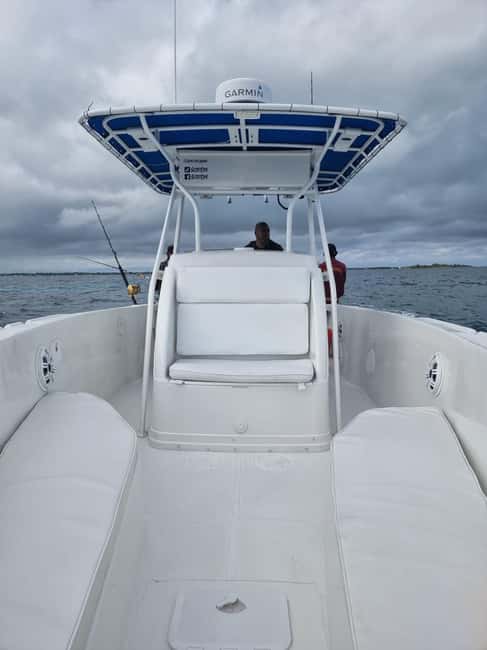 Nassau: Sport-fishing private charter . - The boat, equipment, and comfort level