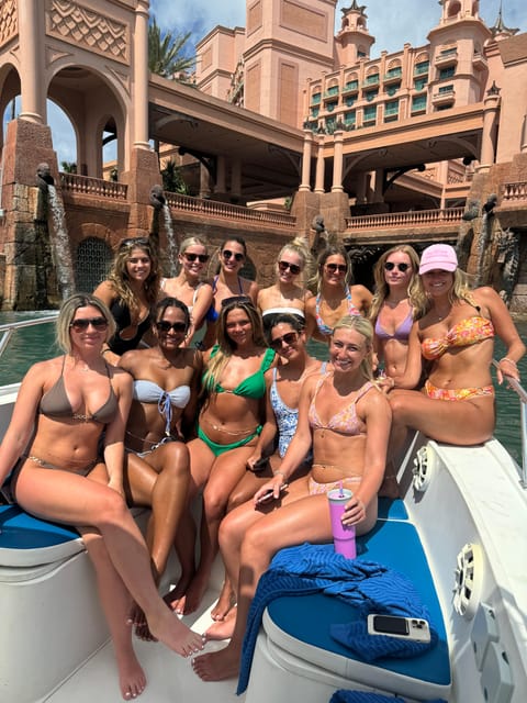 Nassau: Swimming Pigs and Turtles Boat Tour with Snorkeling - Should you book it?