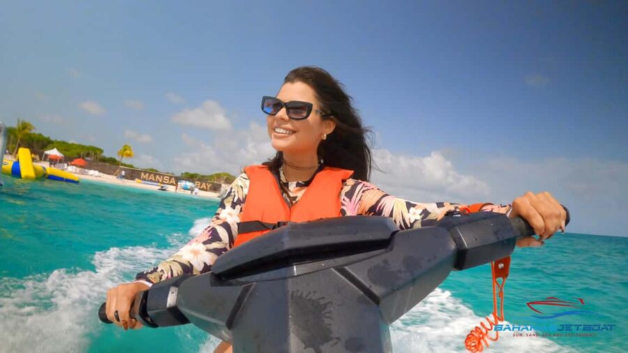 Nassau: Swimming Pigs, Snorkeling, Lunch, & Beach Boat Tour - Lunch, rum punch, and the question of value