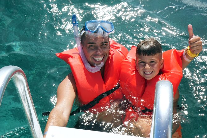 Nassau Swimming Pigs: Snorkeling, Lunch & Private Beach Club - Snorkeling in clear Bahamian water