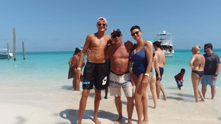 Nassau: Swimming with Pigs, Snorkeling, and Sightseeing Tour - Coral reefs, sea life, and the main water stop