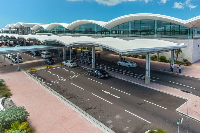 One Way Private Airport Transfer for 4 People or Less - Key things to know before booking