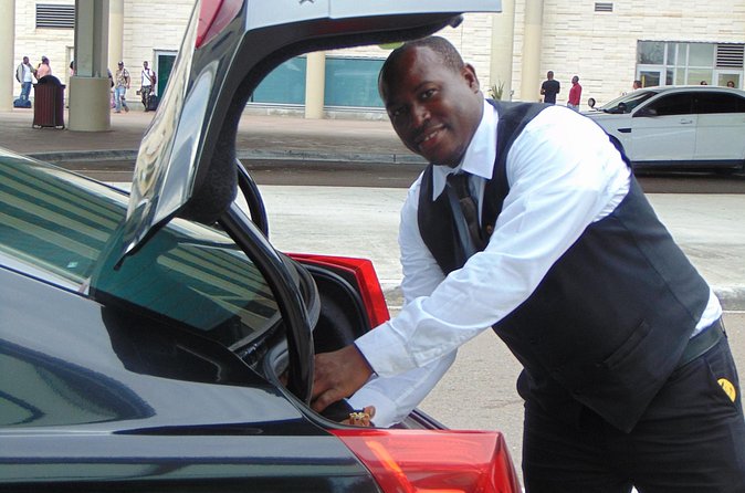 One Way Private Bahamas Airport Transportation with Free Wifi - Why the $125 group price can work