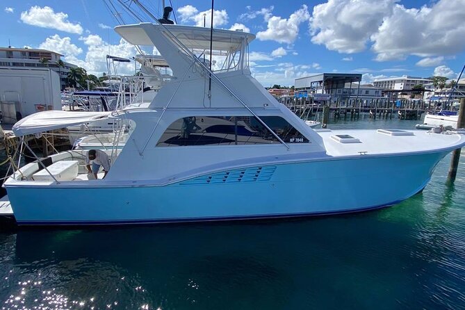 Private 45 Hatteras Sportfishing in Nassau - Rose Island, reefs, and beach time