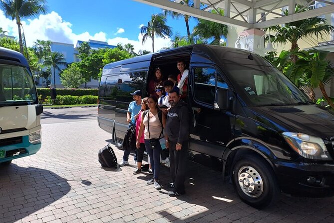 Private Guided Island Tour in Nassau Bahamas -Free Wifi & Drinks - John Watling’s Distillery for a taste of the islands