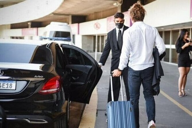 Private One-way Transfer Lynden Pindling Airport To Nassau - The drivers and service style