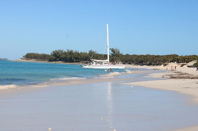 Private speed boat beach and bar hopping visiting Rose island - Rose Island and the Appeal of Beach Time