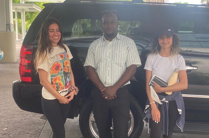 Private SUV One way Airport Transfer/Grocery & Liquor stop included - Why door-to-door service can be worth the price