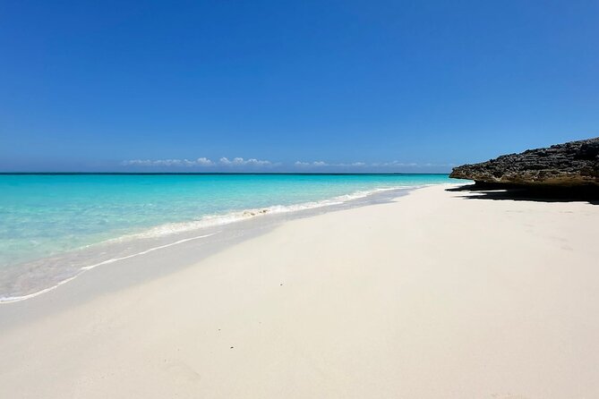 Private Tour 45ft Powerboat to Nearby Islands - Rose Island: white sand and clear water