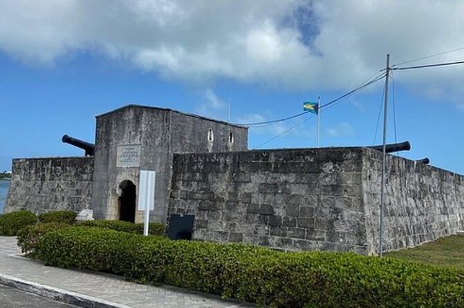 Private Transport to Airport, Hotel, Port in Nassau Bahamas - The 20 to 35 minute ride through Nassau