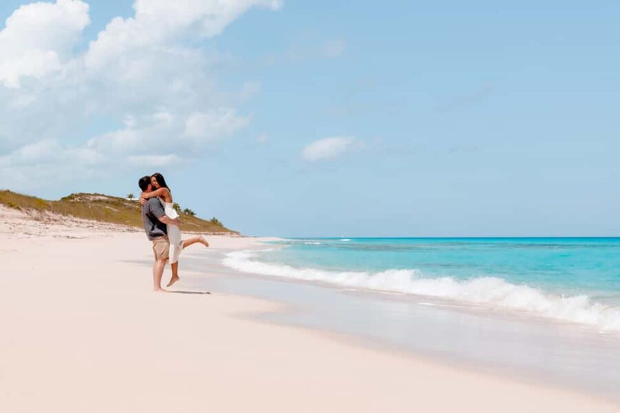Private Vacation Photoshoot with Photographer in Nassau - What you receive after the session