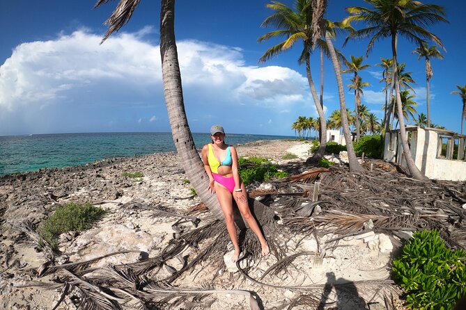 Rose Island Adventure: Turtle, Swim and Snorkel - Rose Island: one hour of sand, music, and drinks